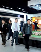 晉江城市展館　　晉江城市展館大樓位于世紀大道西側(cè)，于2004年12月動工建設(shè)，地上四層、地下一層，總建筑面積為18645平方米，項目總投資為7500萬元。