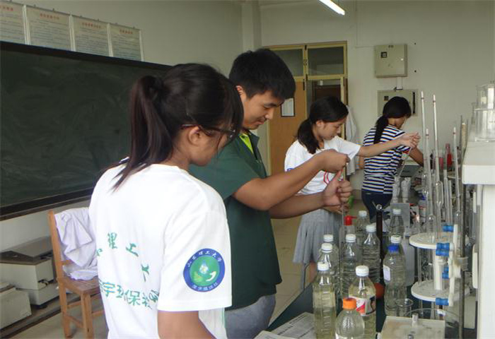 ꠆TڌҌɼ؁ˮMЌ,ҪˮӵPH늌ʡȹָ˵ęzy(sh)(j)M̎