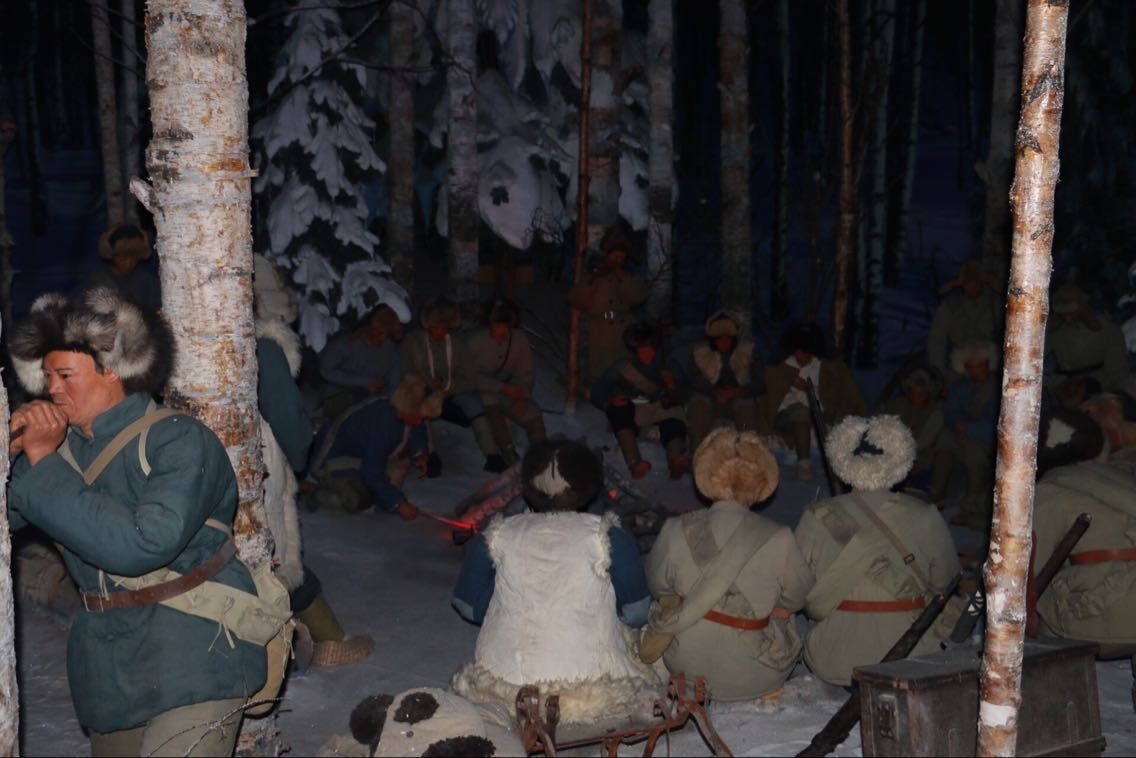 ���š�һ�ˡ��o(j��)���^��(n��i)��ӳ��(li��n)��(zh��n)ʿ��η��(y��n)����Ӣ�¿������龰Ϟ��Ⱥ����ꑼӽ� �z��