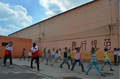 �x�ЌWԺ�tʮ��ů��־Ը����꠵�ɽ��ʡ�����н��ڿh��Ȫ�l(xi��ng)־Ը���������Ȫ�l(xi��ng)�ĺ��ӂ��_�O��ȭ���n�����g(sh��)�n�������w�|(zh��)�����M��������ȫ��l(f��)չ�� (2)