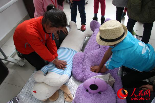 �V�|�t(y��)�ƴ�W(xu��)ů�L(f��ng)�Ї�־Ը����(w��)꠵��Ĵ�ʡ�����ݿ����h�����l(xi��ng)���ʹ��_չ����־Ը����(w��)���̺��ӂ��ƌW(xu��)�\(y��n)�ӣ��p���\(y��n)�ӓp������ᘌ��\(y��n)�ӳ�Ҋ�܂���r���ڼ����Ծȼ������D�麢�ӂ����ò�ż����(x��)�ķΏ�(f��)�K�������ȼ��ȼ��������F(tu��n)��ṩ��