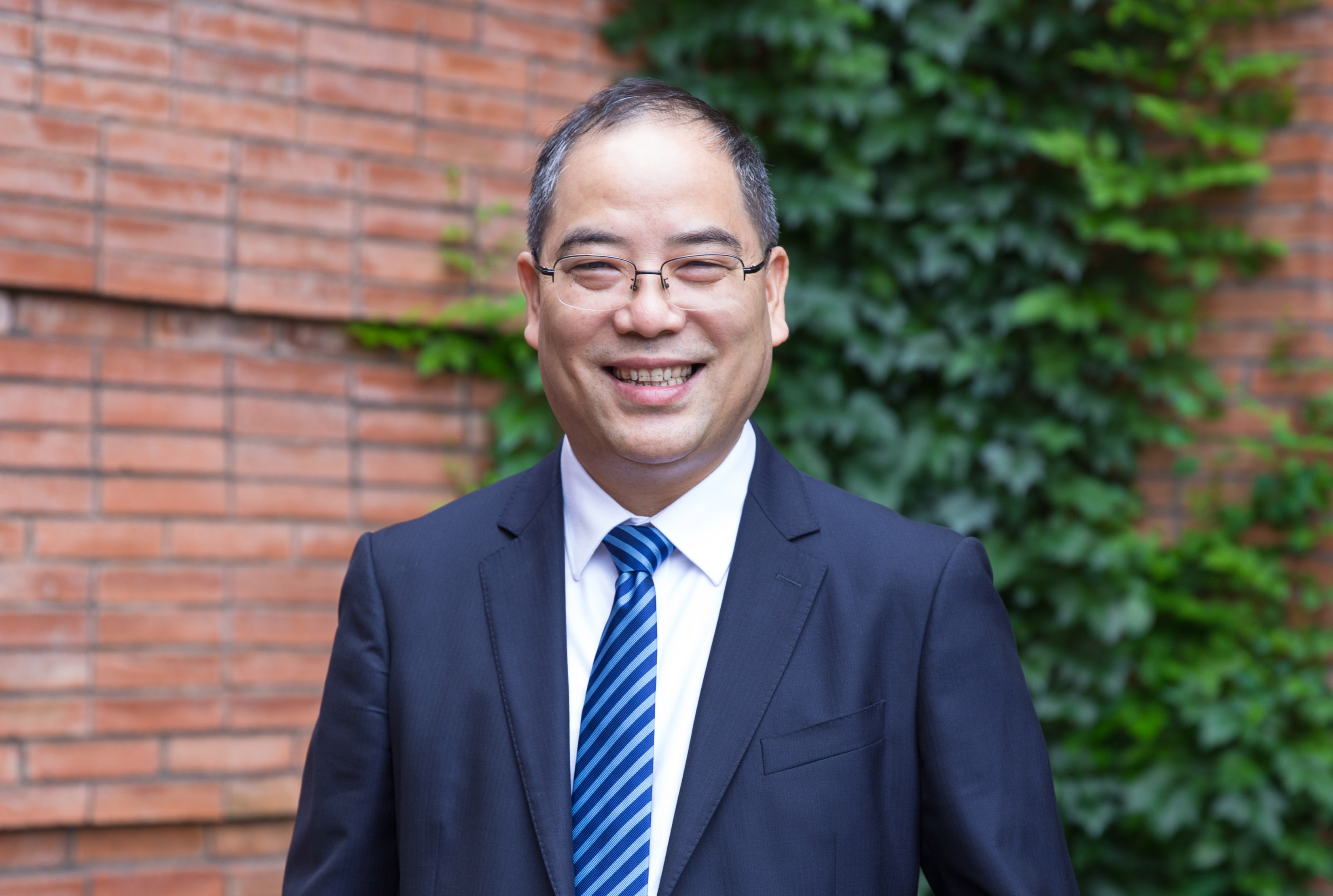 浙江工商大學(xué)黨委書記、教授 郁建興