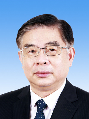 陸俊華，男，漢族，1962年1月生，研究生學(xué)歷，中共黨員，現(xiàn)任中央紀(jì)委國家監(jiān)委駐人民日報(bào)社紀(jì)檢監(jiān)察組組長、人民日報(bào)社編委委員。