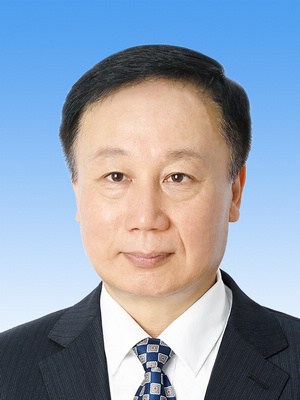 馬宏偉，男，滿族，1969年4月生，研究生學(xué)歷，中共黨員，現(xiàn)任人民日報(bào)社副總編輯。